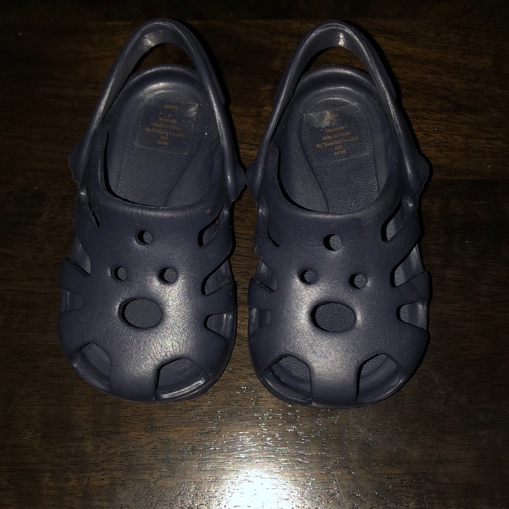 Sandals - Picture 2 of 3